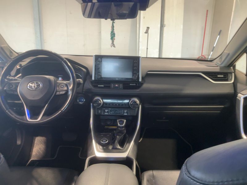 Toyota RAV 4 2.5 Hybrid 4x4 Lounge 2022 – снимка 17
