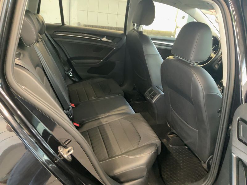 Volkswagen Golf VII 2.0 TDI Highline BlueMotion Tech 2016 – снимка 20