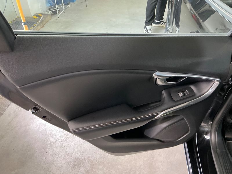 Volvo V40 2.0 D3 R-Design 2016 – снимка 35