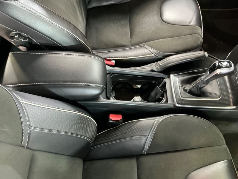 Volvo V40 2.0 D3 R-Design 2016 – снимка 28