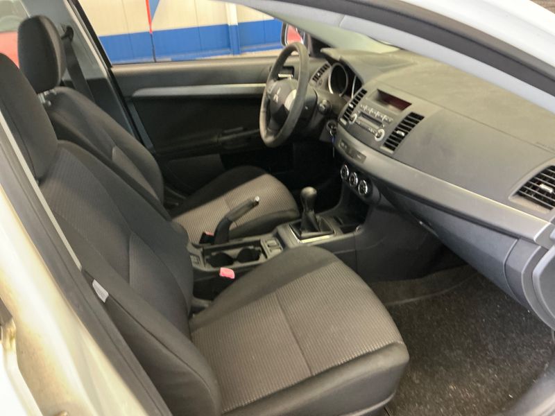 Mitsubishi Lancer 1.6 ClearTec XTRA — zdjęcie 3