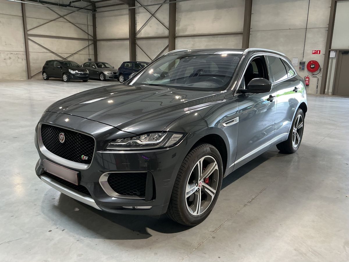 Jaguar F-Pace 2016
