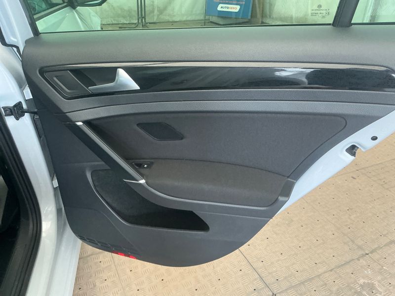 Volkswagen Golf VII 1.5 TSI ACT Sound 2017 – снимка 30