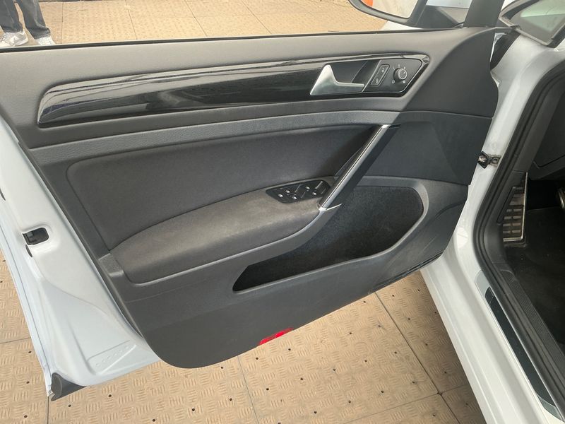 Volkswagen Golf VII 1.5 TSI ACT Sound 2017 – снимка 31