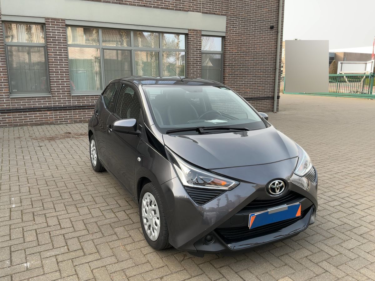 Toyota Aygo 2021 — photo 13