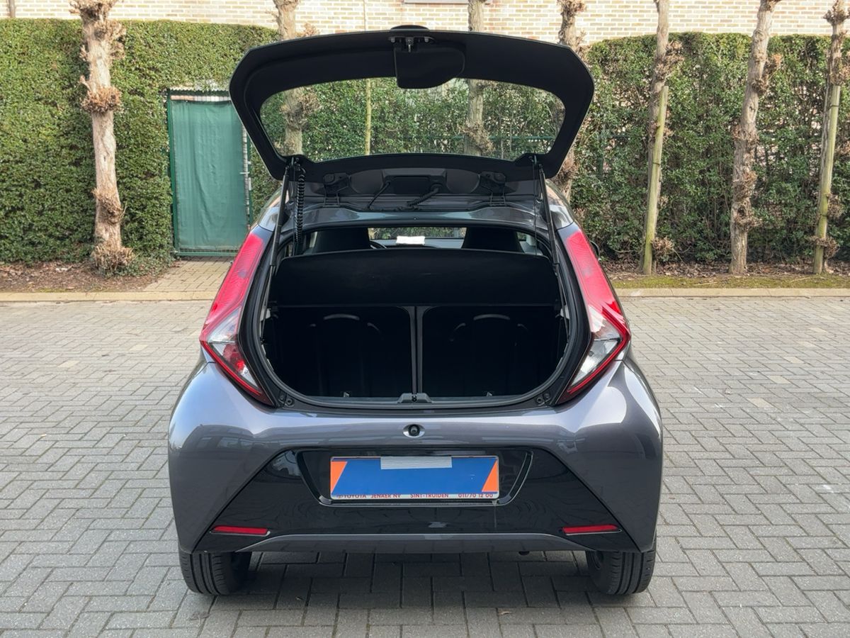 Toyota Aygo 2021 — photo 16