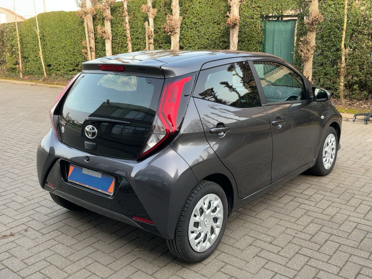 Toyota Aygo 2021 — photo 9