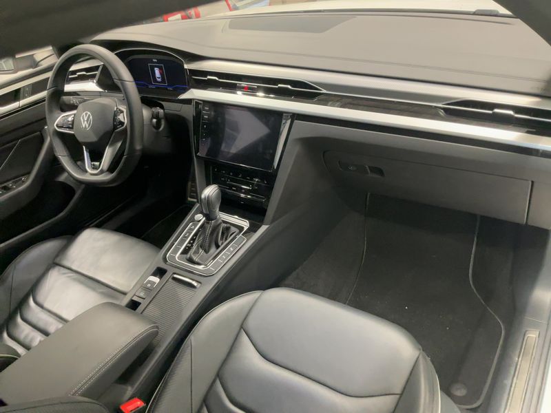 Volkswagen Arteon Shooting Brake 2.0 TDI R-Line 4Motion — zdjęcie 12
