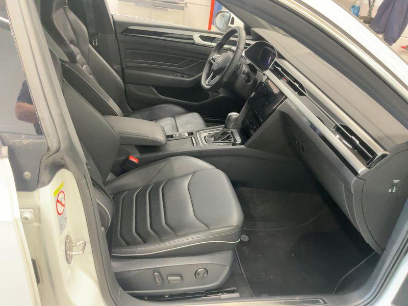 Volkswagen Arteon Shooting Brake 2.0 TDI R-Line 4Motion — zdjęcie 11