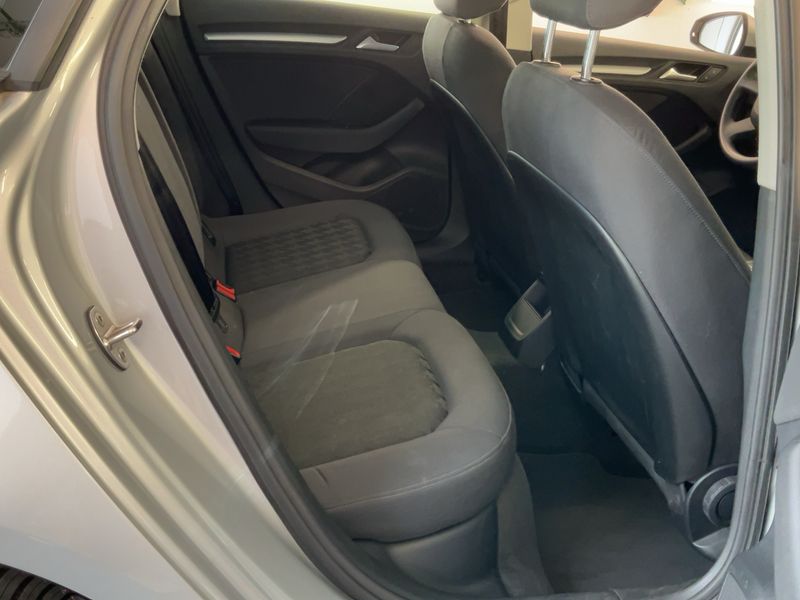Audi A3 Sportback 1.6 TDI Attraction — zdjęcie 14
