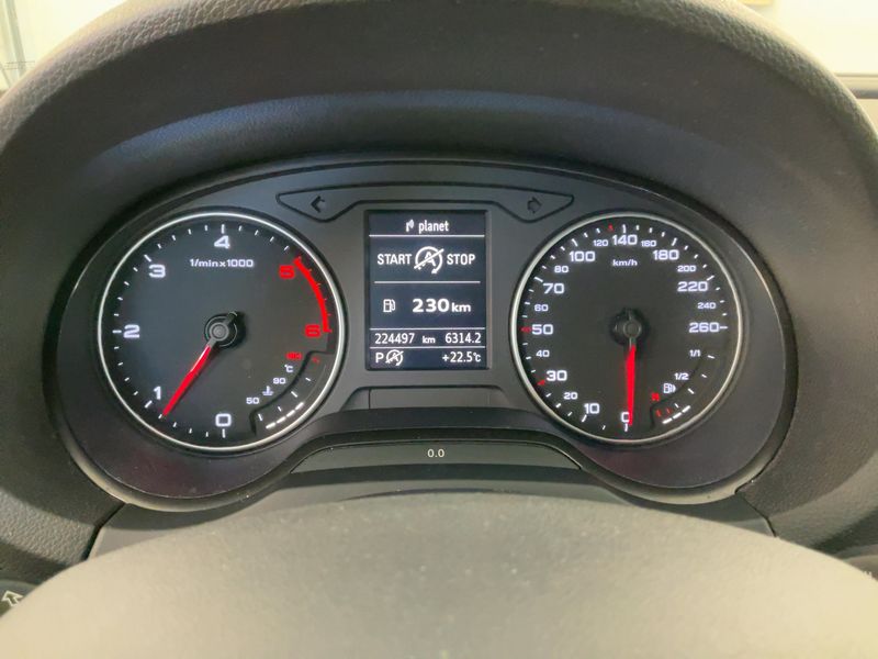 Audi A3 Sportback 1.6 TDI Attraction — zdjęcie 13