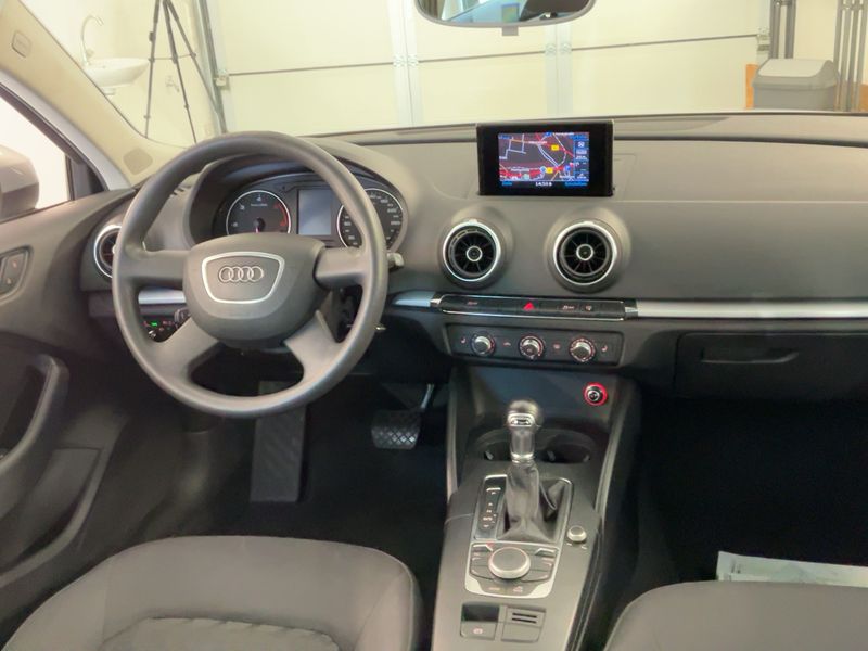 Audi A3 Sportback 1.6 TDI Attraction — zdjęcie 12