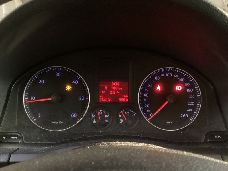 Volkswagen Golf V 1.9 TDI Comfortline — zdjęcie 4