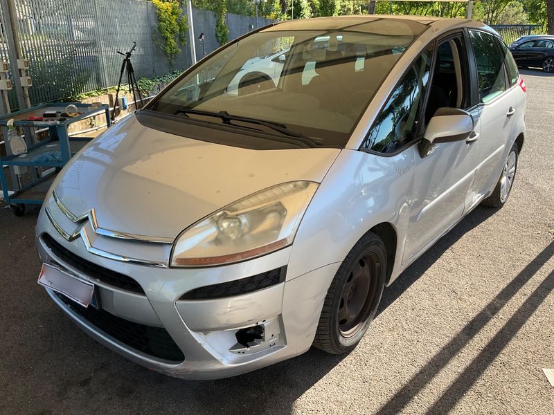 Citroen C4 Picasso 1.8 Classique — zdjęcie 1