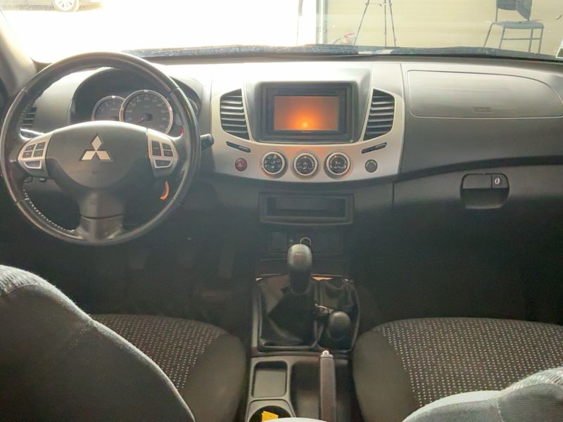 Mitsubishi L 200 2.5 DI-D Intense Doppelkabine 4WD — zdjęcie 12