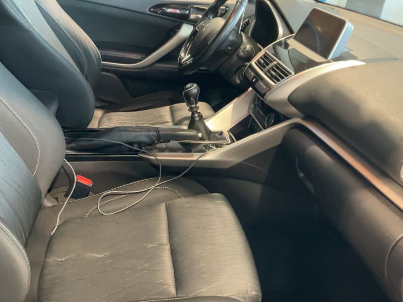 Mitsubishi Eclipse Cross 1.5 T-MIVEC Intro Edition 2WD — zdjęcie 11