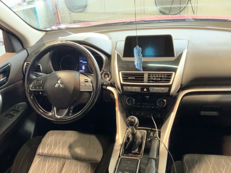 Mitsubishi Eclipse Cross 1.5 T-MIVEC Intro Edition 2WD — zdjęcie 12