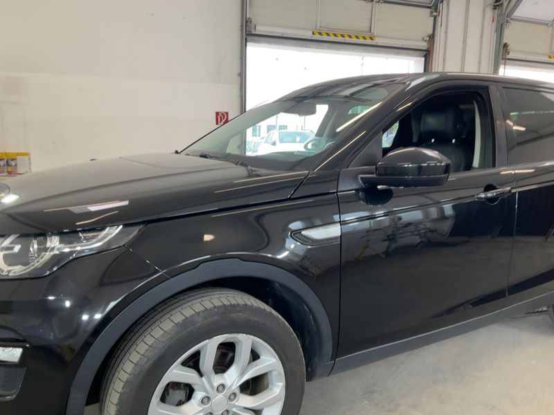 Land Rover Discovery Sport 2.0 Turbo HSE — zdjęcie 2