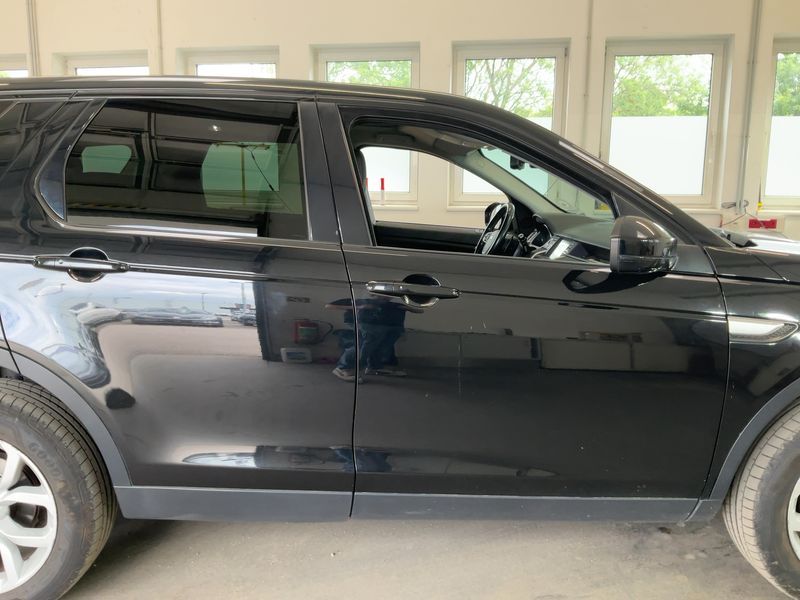 Land Rover Discovery Sport 2.0 Turbo HSE — zdjęcie 7