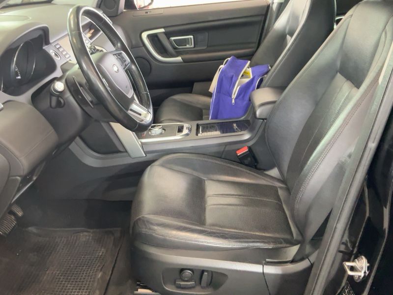 Land Rover Discovery Sport 2.0 Turbo HSE — zdjęcie 11