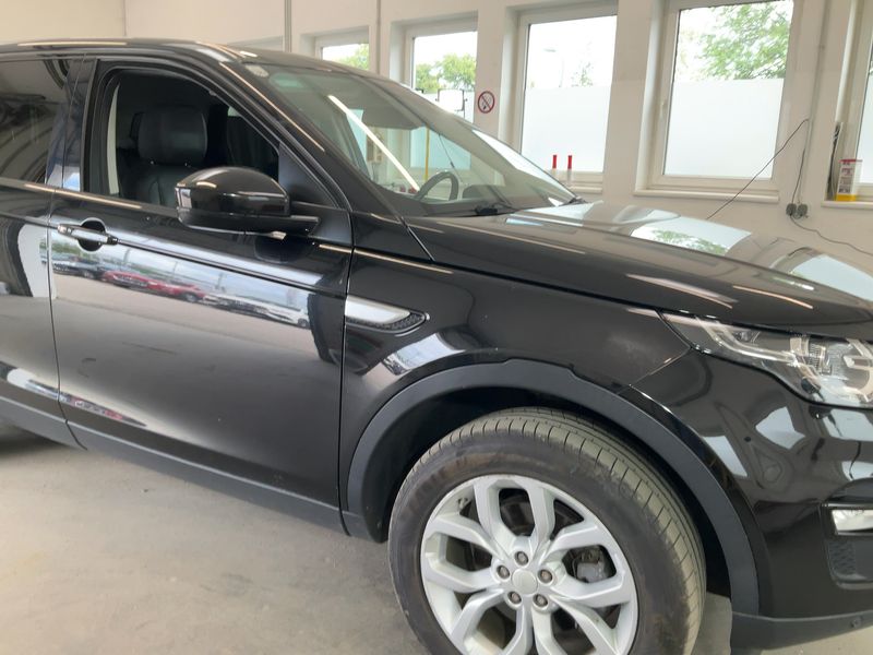 Land Rover Discovery Sport 2.0 Turbo HSE — zdjęcie 8