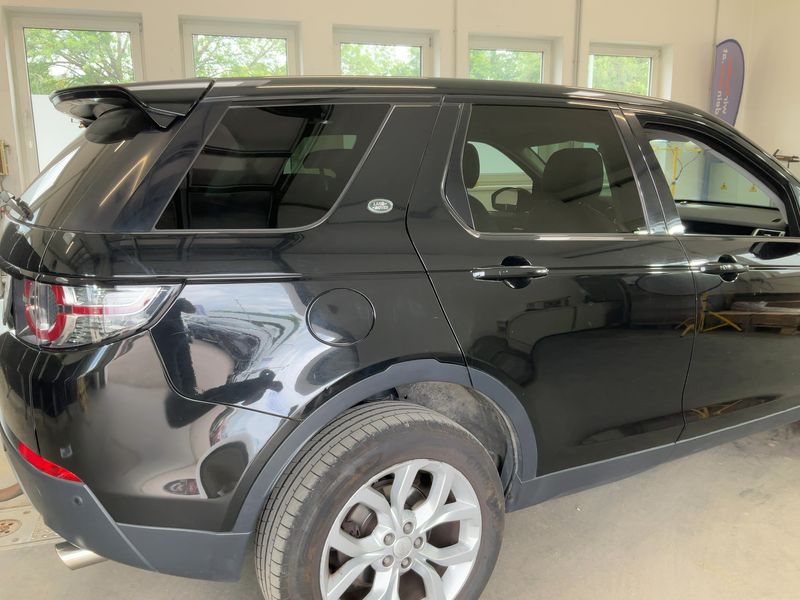 Land Rover Discovery Sport 2.0 Turbo HSE — zdjęcie 6