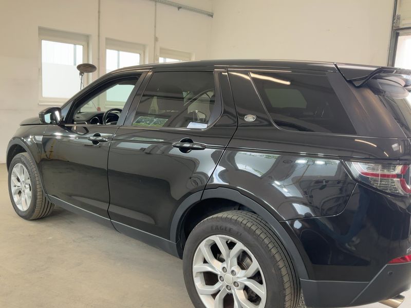 Land Rover Discovery Sport 2.0 Turbo HSE — zdjęcie 3