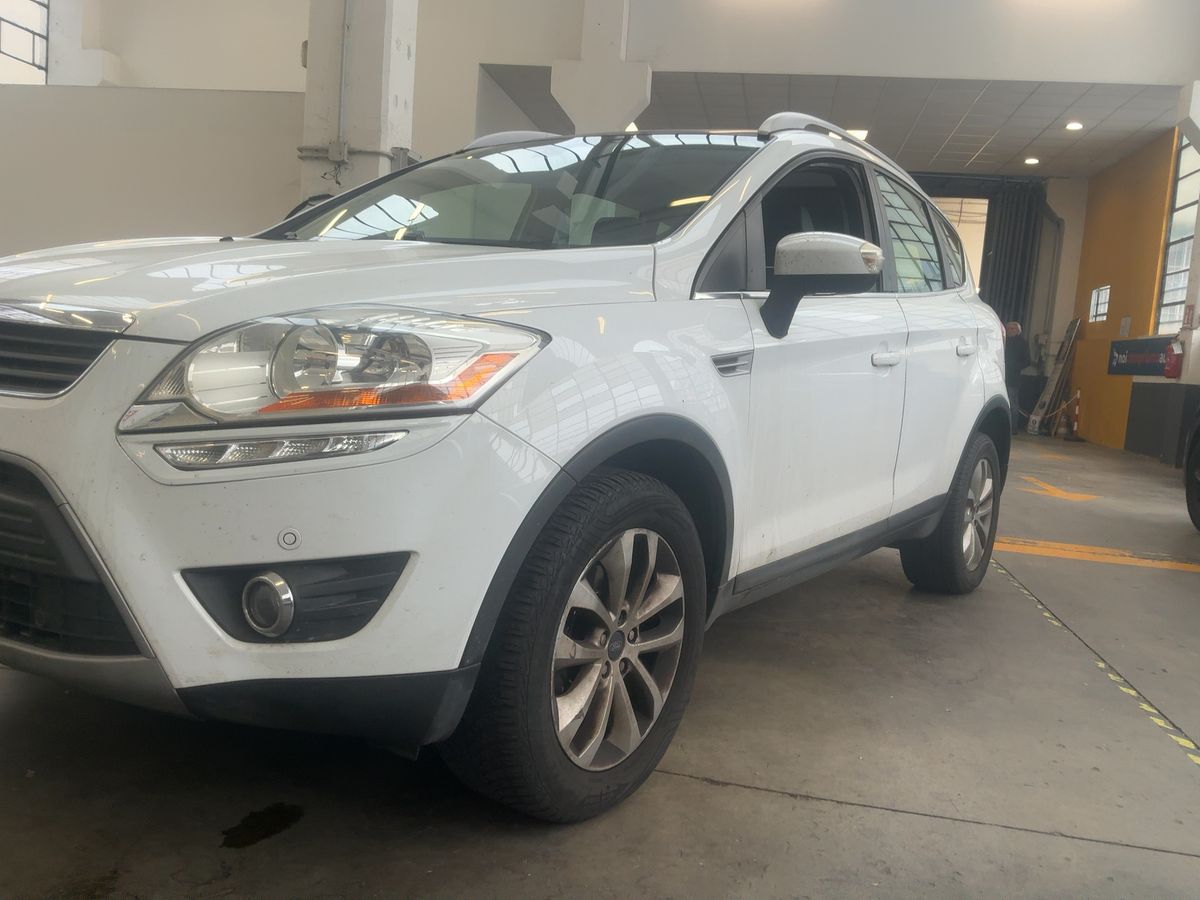 Ford Kuga 2.0 TDCi Titanium - Immagine 2