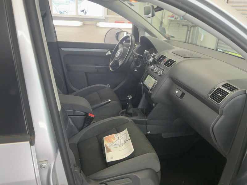 Volkswagen Touran 1.4 TSI Comfortline 2014 – снимка 16