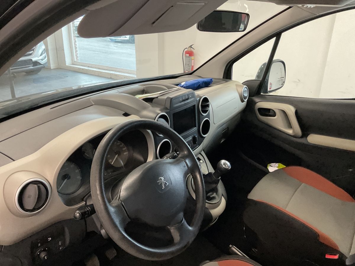 Peugeot Partner 2015 — photo 32