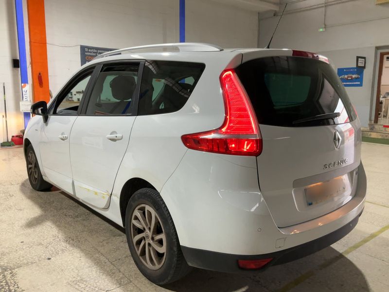 Renault Grand Scenic 1.5 dCi Limited — zdjęcie 3