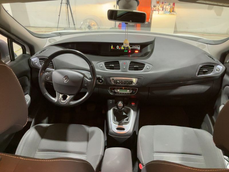 Renault Grand Scenic 1.5 dCi Limited — zdjęcie 12