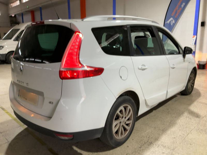 Renault Grand Scenic 1.5 dCi Limited — zdjęcie 6