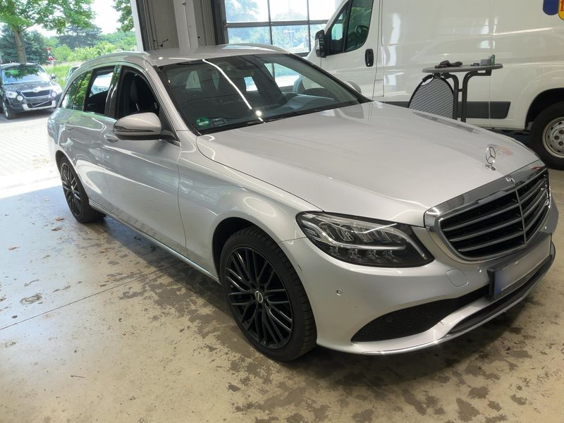 Mercedes-Benz C-Klasse C 180 CGI T Edition Exclusive — zdjęcie 8