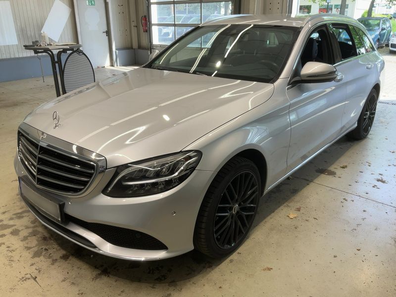 Mercedes-Benz C-Klasse C 180 CGI T Edition Exclusive — zdjęcie 1