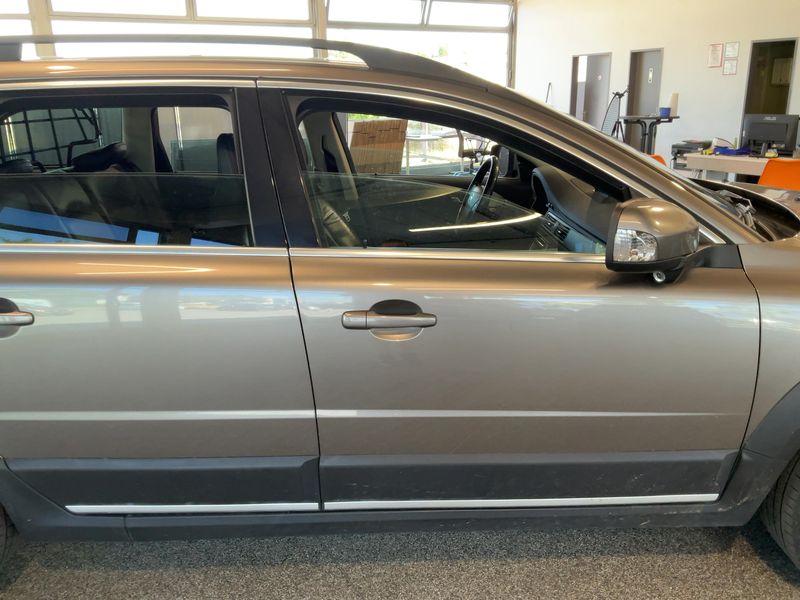 Volvo XC70 2.4 D5 Summum AWD — zdjęcie 7