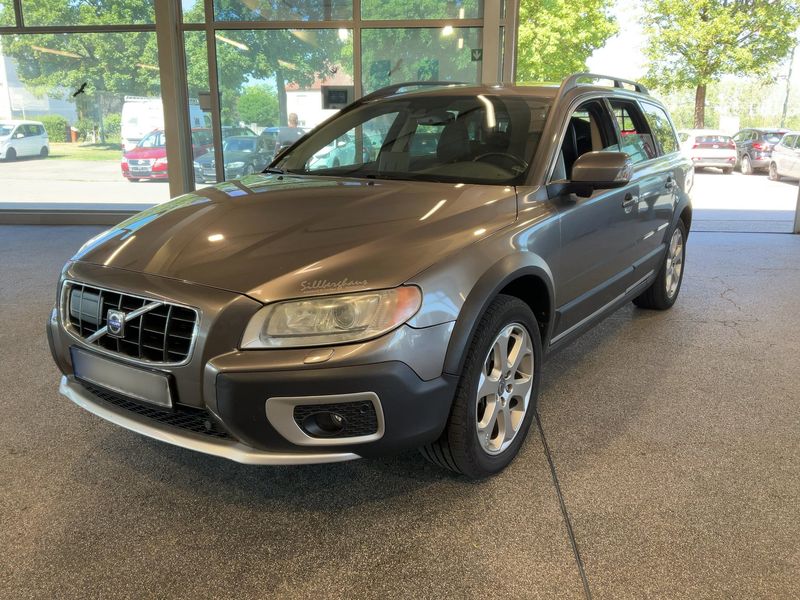 Volvo XC70 2.4 D5 Summum AWD