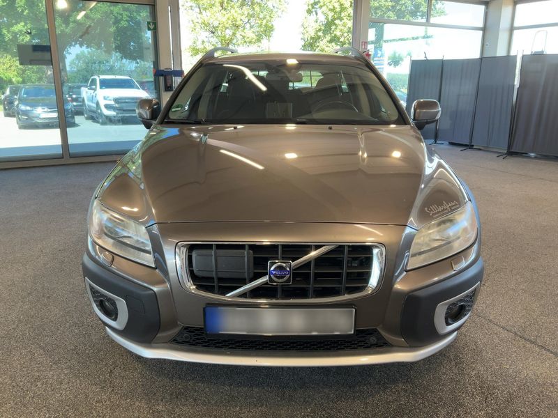 Volvo XC70 2.4 D5 Summum AWD — zdjęcie 9