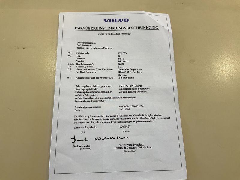 Volvo XC70 2.4 D5 Summum AWD — zdjęcie 16