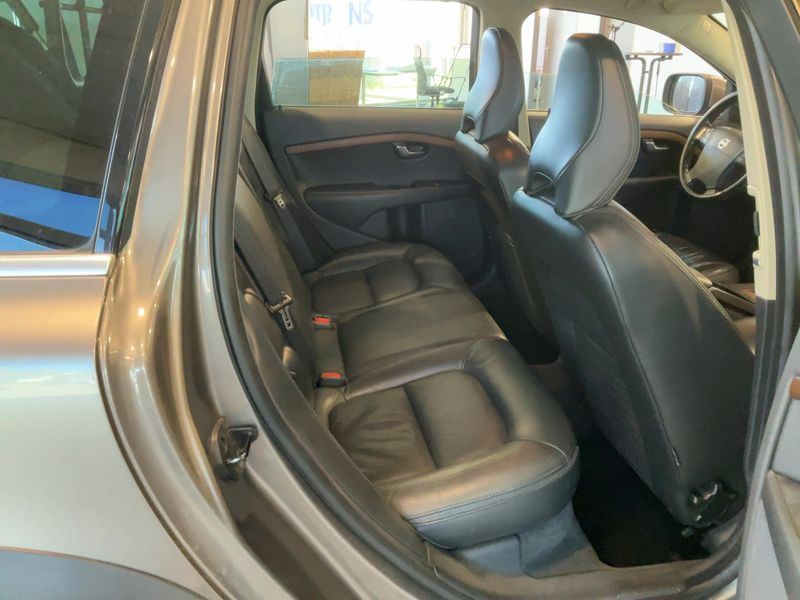 Volvo XC70 2.4 D5 Summum AWD — zdjęcie 14