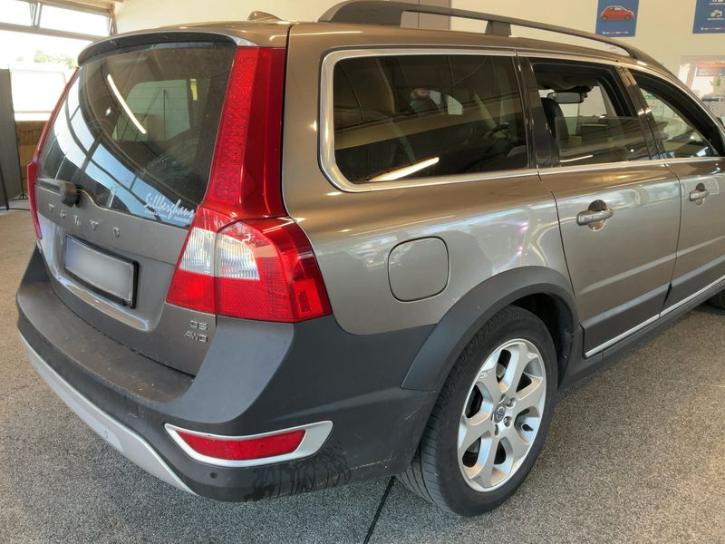 Volvo XC70 2.4 D5 Summum AWD — zdjęcie 6