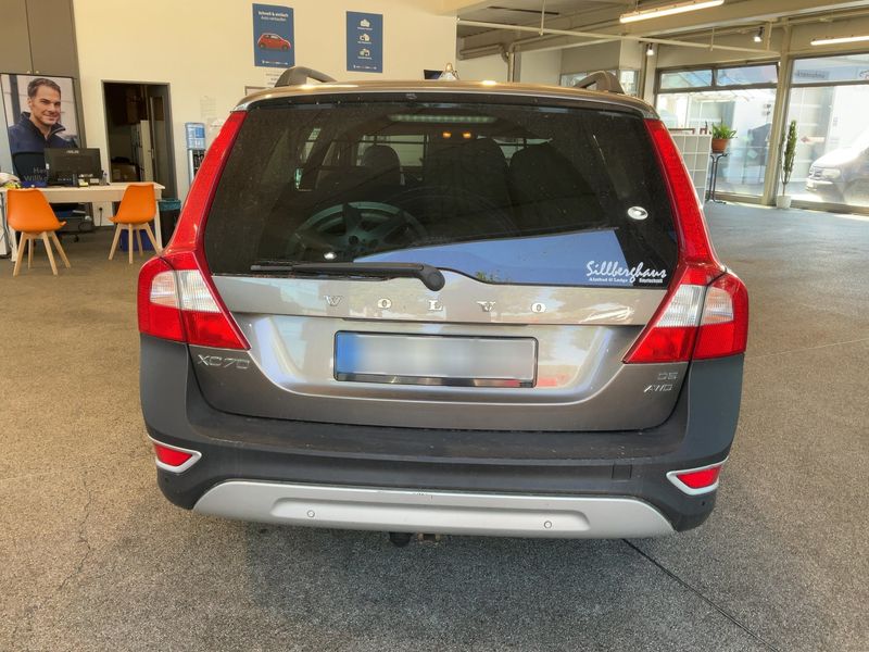 Volvo XC70 2.4 D5 Summum AWD — zdjęcie 5