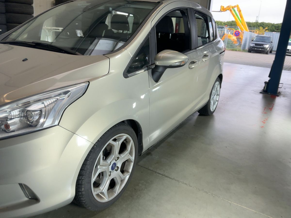 Ford B-Max 1.0 EcoBoost Titanium