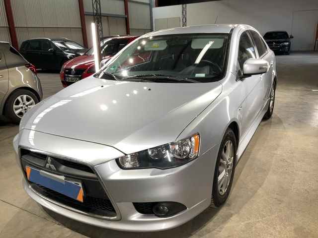 Mitsubishi Lancer 2015 — photo 1
