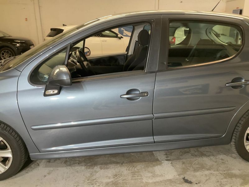 Peugeot 207 1.6 Premium 2008 – снимка 4