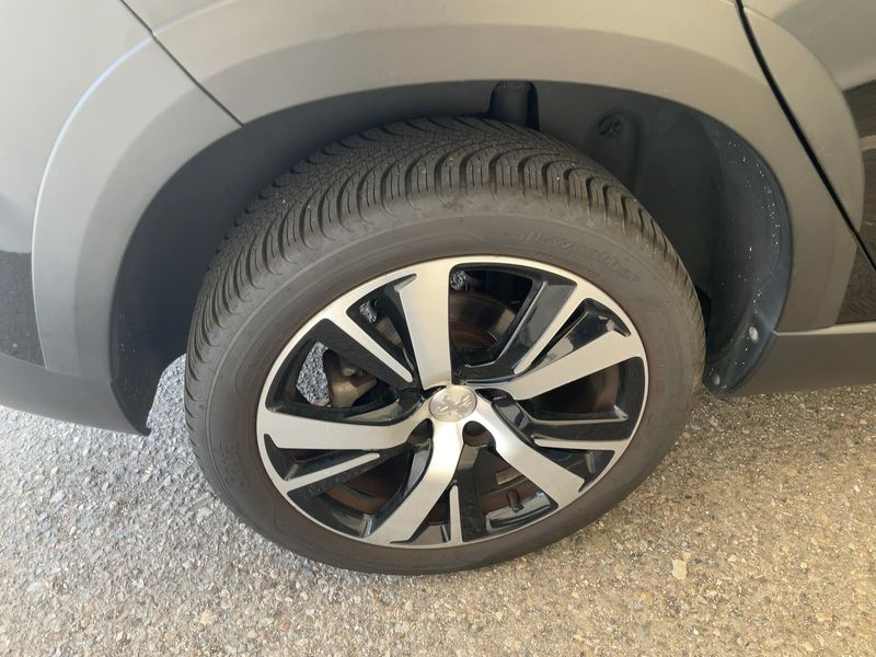 Peugeot 2008 1.2 PureTech Allure 2019 – снимка 9