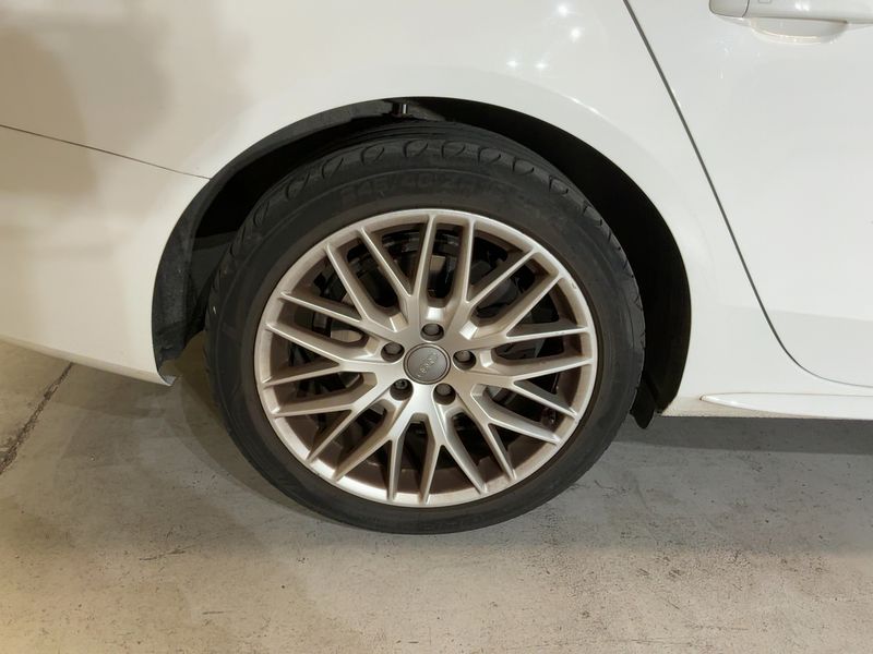 Audi A4 2.0 TDI quattro Ambiente 2014 – снимка 9