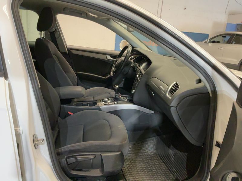 Audi A4 2.0 TDI quattro Ambiente 2014 – снимка 16
