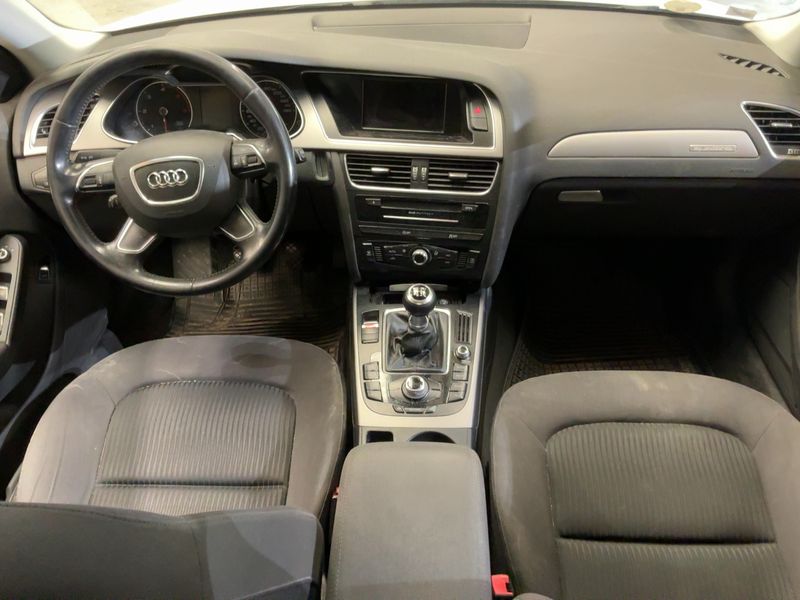 Audi A4 2.0 TDI quattro Ambiente 2014 – снимка 17