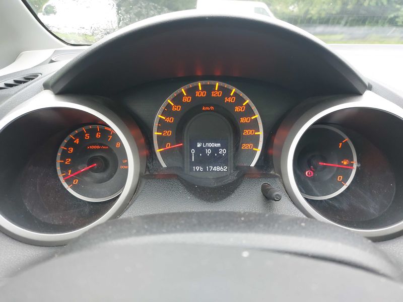 Honda Jazz 1.4 Luxury — zdjęcie 12
